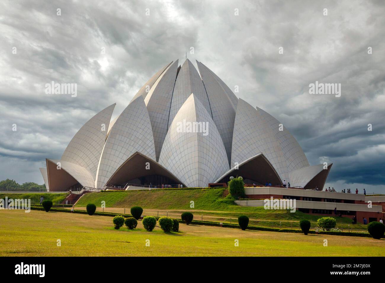 Il Tempio del Loto, situato a Delhi, in India, è una Baháʼí Casa di culto che è stato dedicato nel dicembre 1986. L'architetto del Tempio del Loto è lontano Foto Stock