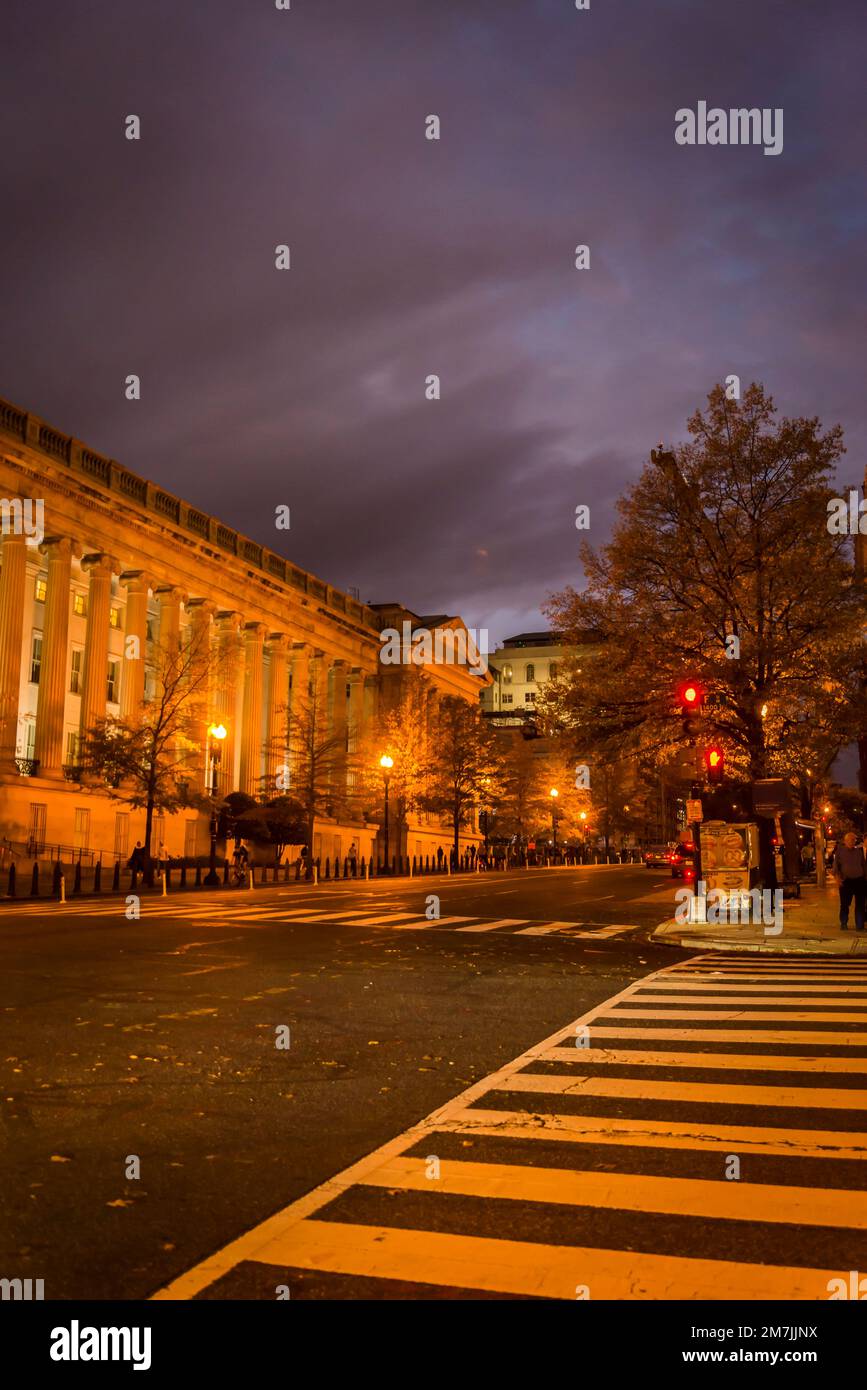 15th strada NW di notte, Washington, D.C., USA Foto Stock