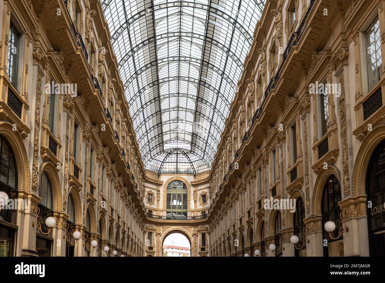 Interno della Galleria Vittorio Emanuele II in Piazza del Duomo nel centro di Milano Foto Stock