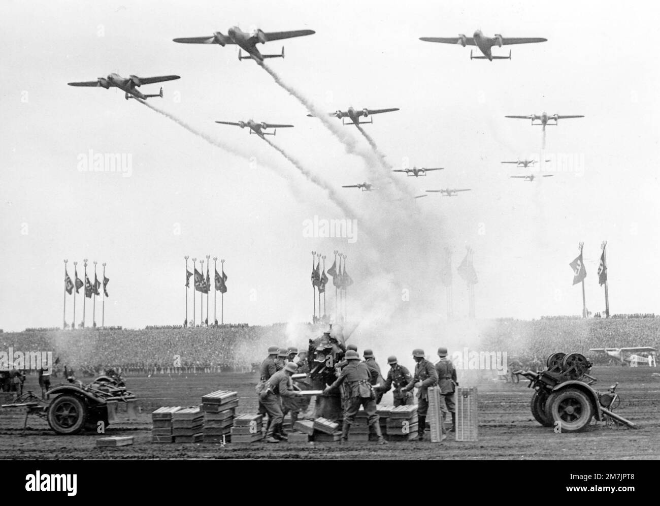 Reichsparteitag 1938 a Nürnberg - Reichsparteitagsgelände - Vorführungen der Deutschen Wehrmacht auf der Zeppelinwiese, hier die Deutsche Luftwaffe. Foto Stock