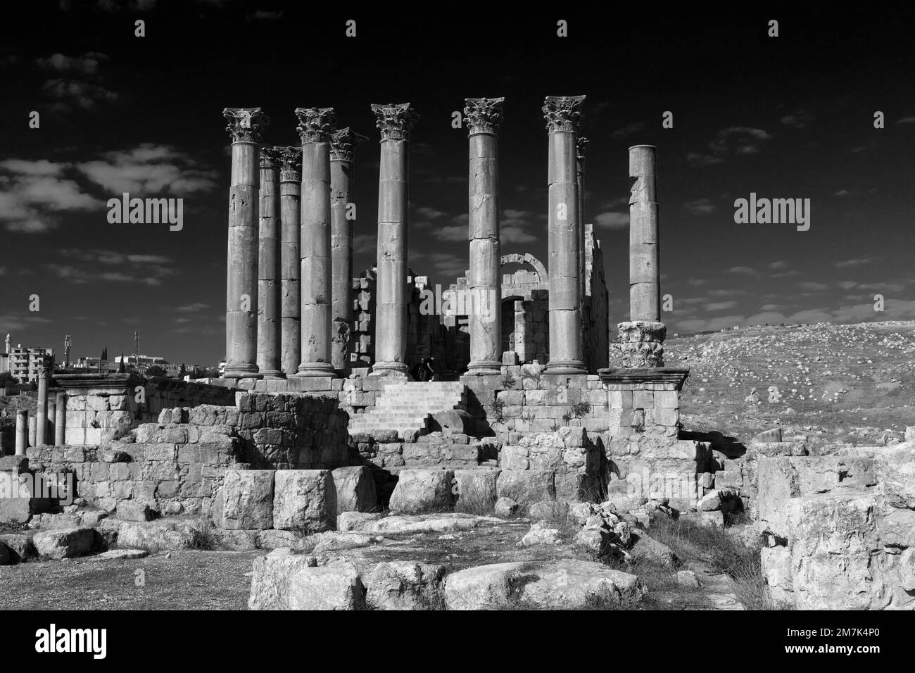 Vista sul Tempio di Artemis nella città di Jerash, Giordania, Medio Oriente Foto Stock