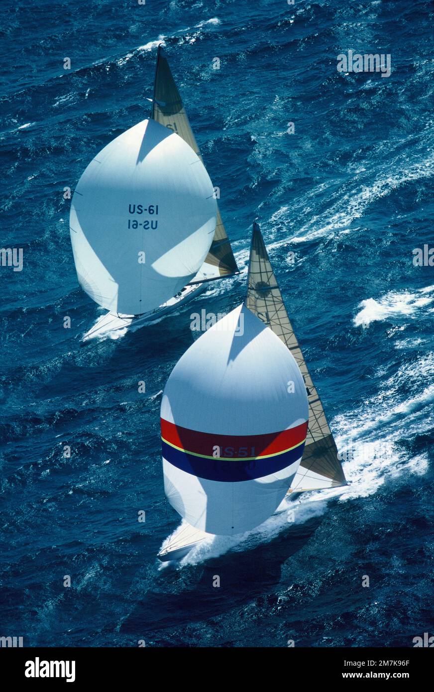 Australia. Fremantle. Gara di yacht America's Cup. 1986. Vista aerea di due yacht. Il cuore dell'America davanti all'R-1 degli Stati Uniti. Foto Stock