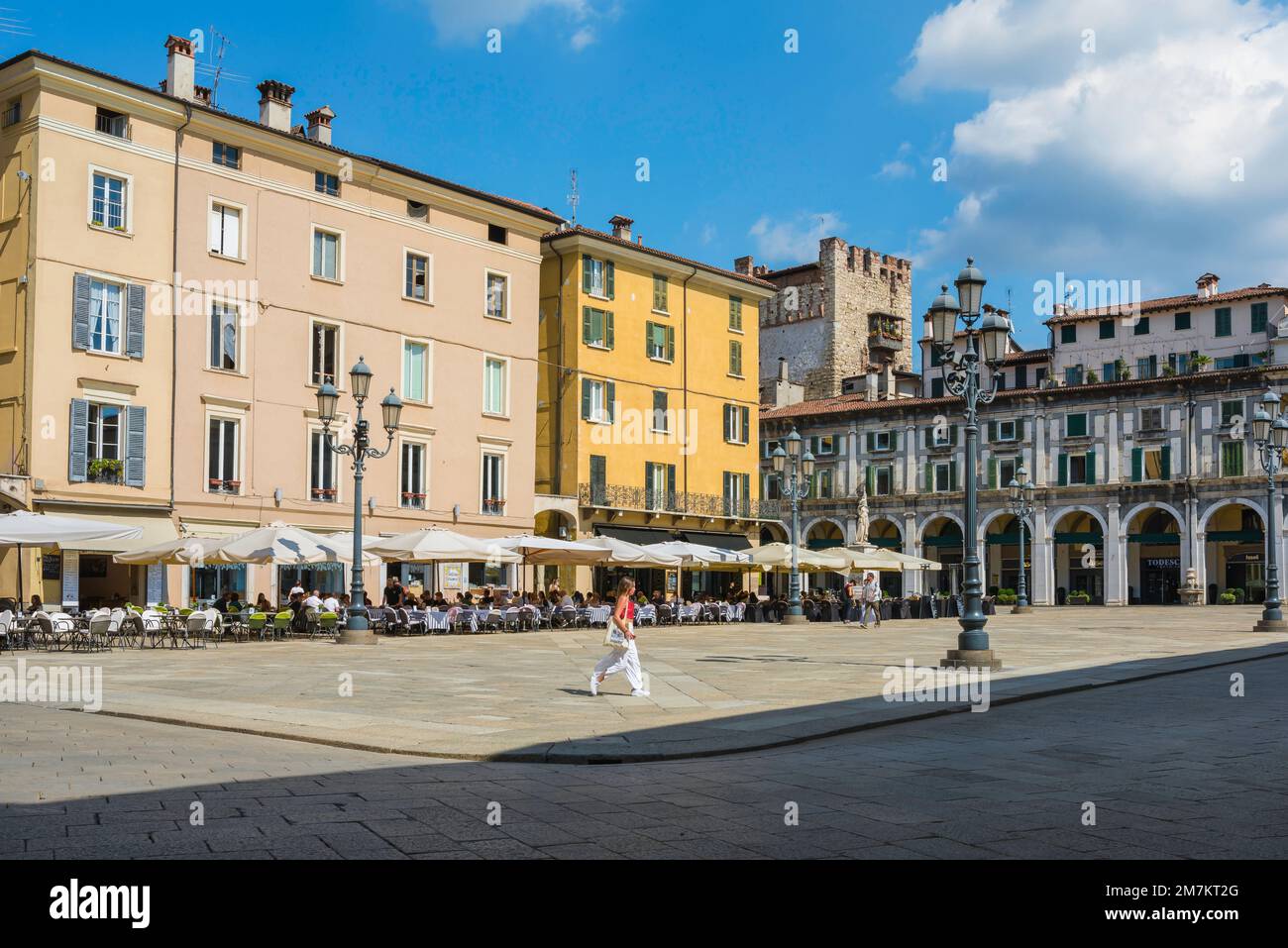 Piazza della Loggia Brescia, vista in estate di edifici storici in Piazza della Loggia nel suggestivo centro di Brescia, Lombardia, Italia Foto Stock