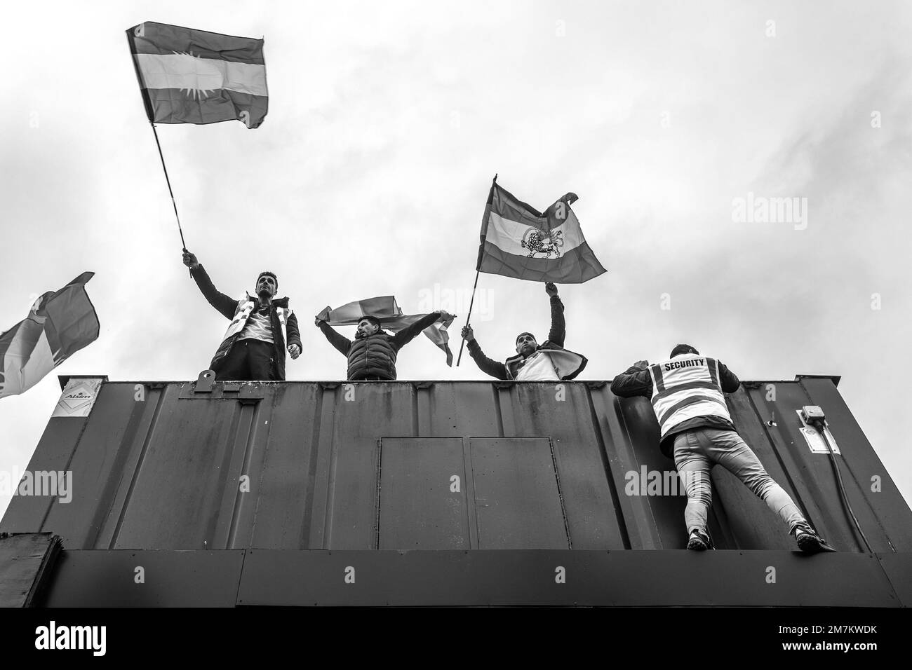 Gli iraniani britannici protestano a Londra contro il regime oppressivo in Iran. Foto Stock