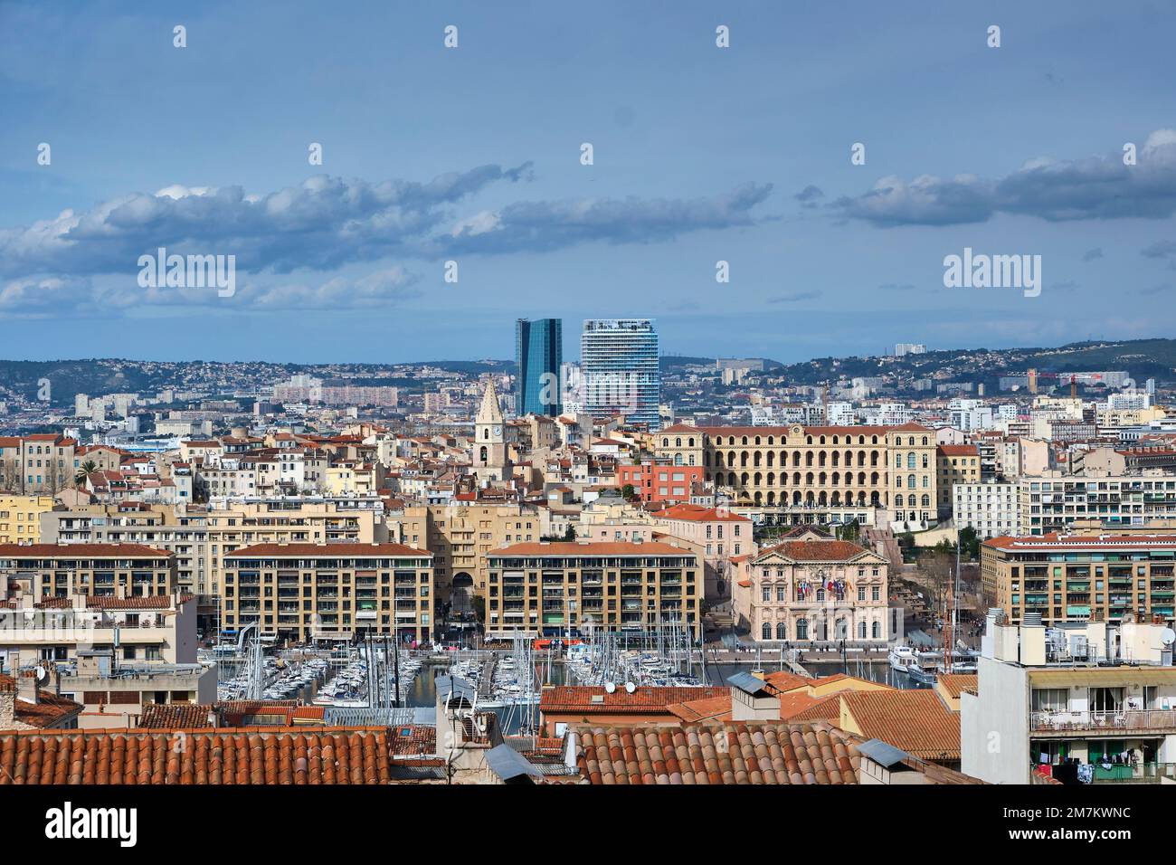 Marsiglia (Francia sud-orientale): Dalla basilica, panoramica del municipio, il Porto Vecchio, l'Hotel-Dieu Hospital trasformato in un hotel di lusso Foto Stock