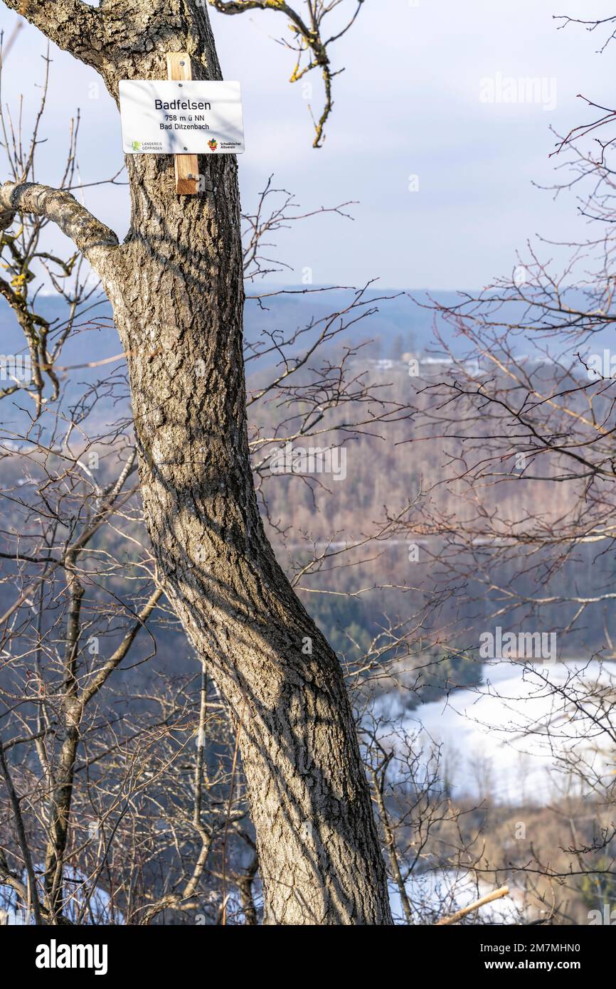 Europa, Germania, Germania meridionale, Baden-Württemberg, Albo svevo, Filstal, Bad Ditzenbach, cartello al punto di osservazione Badfelsen Foto Stock