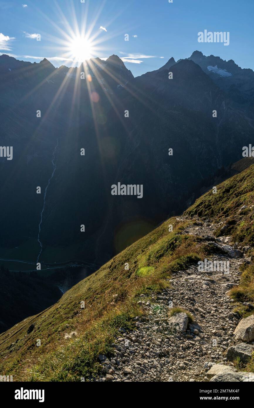 Europa, Austria, Tirolo, Alpi, Alpi Orientali, Alpi di Ötztal, Pitztal, sole sulla cresta di Kaunergrat Foto Stock