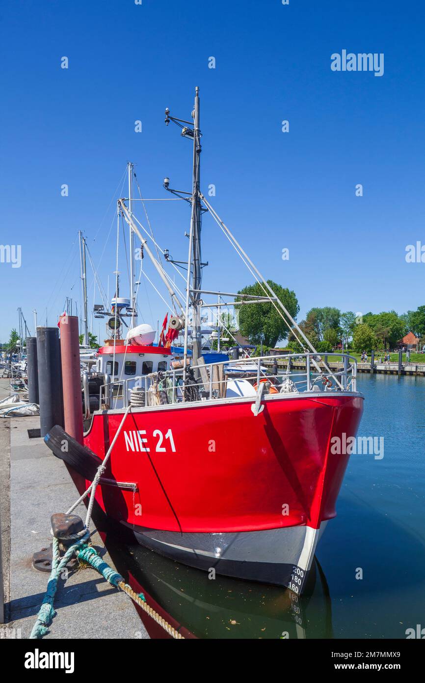 Barche da pesca nel porto, Niendorf, Timmendorfer Strand, Baia di Lübeck, Mar Baltico, Schleswig-Holstein, Germania, Europa Foto Stock