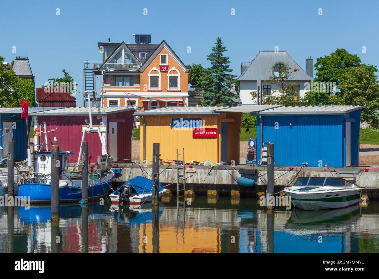 Barche da pesca nel porto, Niendorf, Timmendorfer Strand, Baia di Lübeck, Mar Baltico, Schleswig-Holstein, Germania, Europa Foto Stock