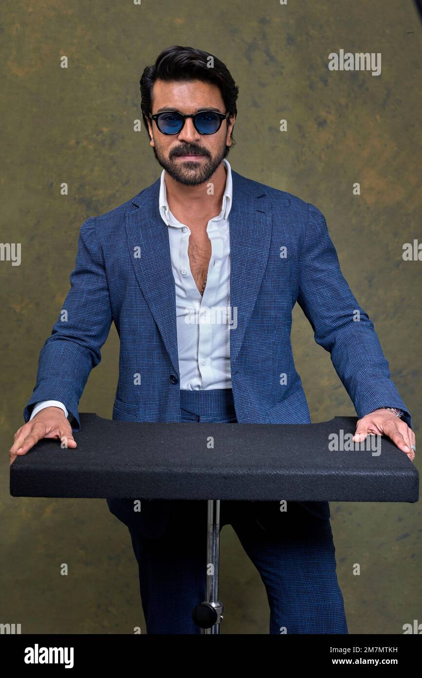 Indian actor Ram Charan poses for a photo to promote their film "RRR" on Monday, Jan. 9, 2023, in Los Angeles. (AP Photo/Damian Dovarganes) Foto Stock