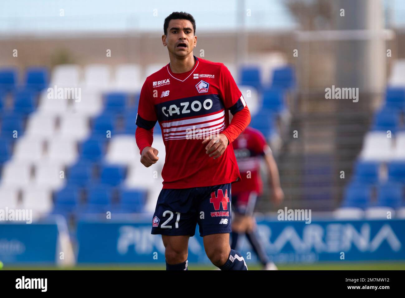 BENJAMIN ANDRÉ di LOSC Lille guardare durante la partita, LOSC Lille vs SC Cambuur partita alla Pinatar Arena di San Pedro del Pinatar, Regione di Murcia, Sp Foto Stock