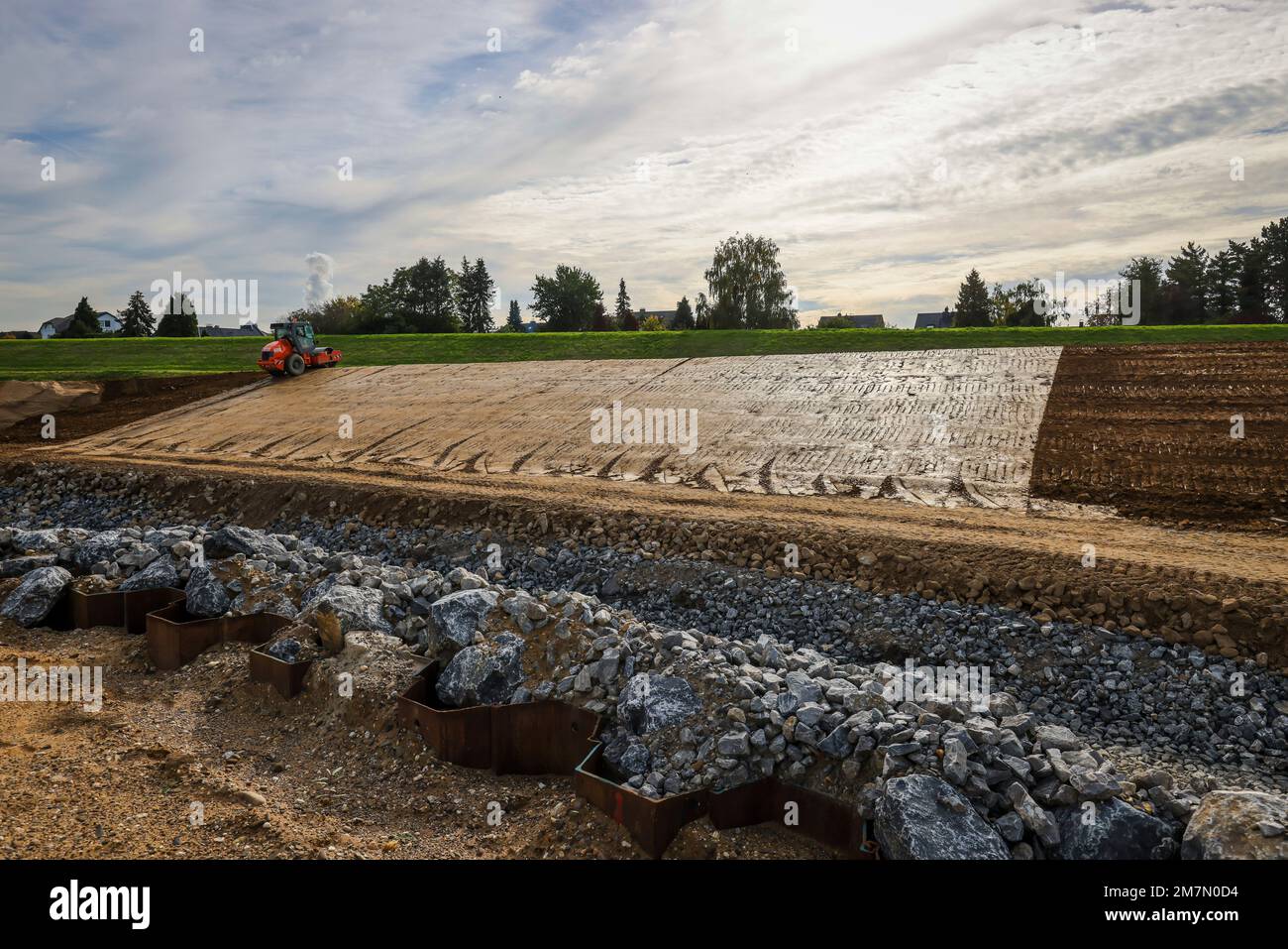 Dinslaken, Voerde, Renania settentrionale-Vestfalia, Germania - cantiere di costruzione Emschermuendung nel Reno. Nuova diga di Emscher nella zona di costruzione del Th Foto Stock