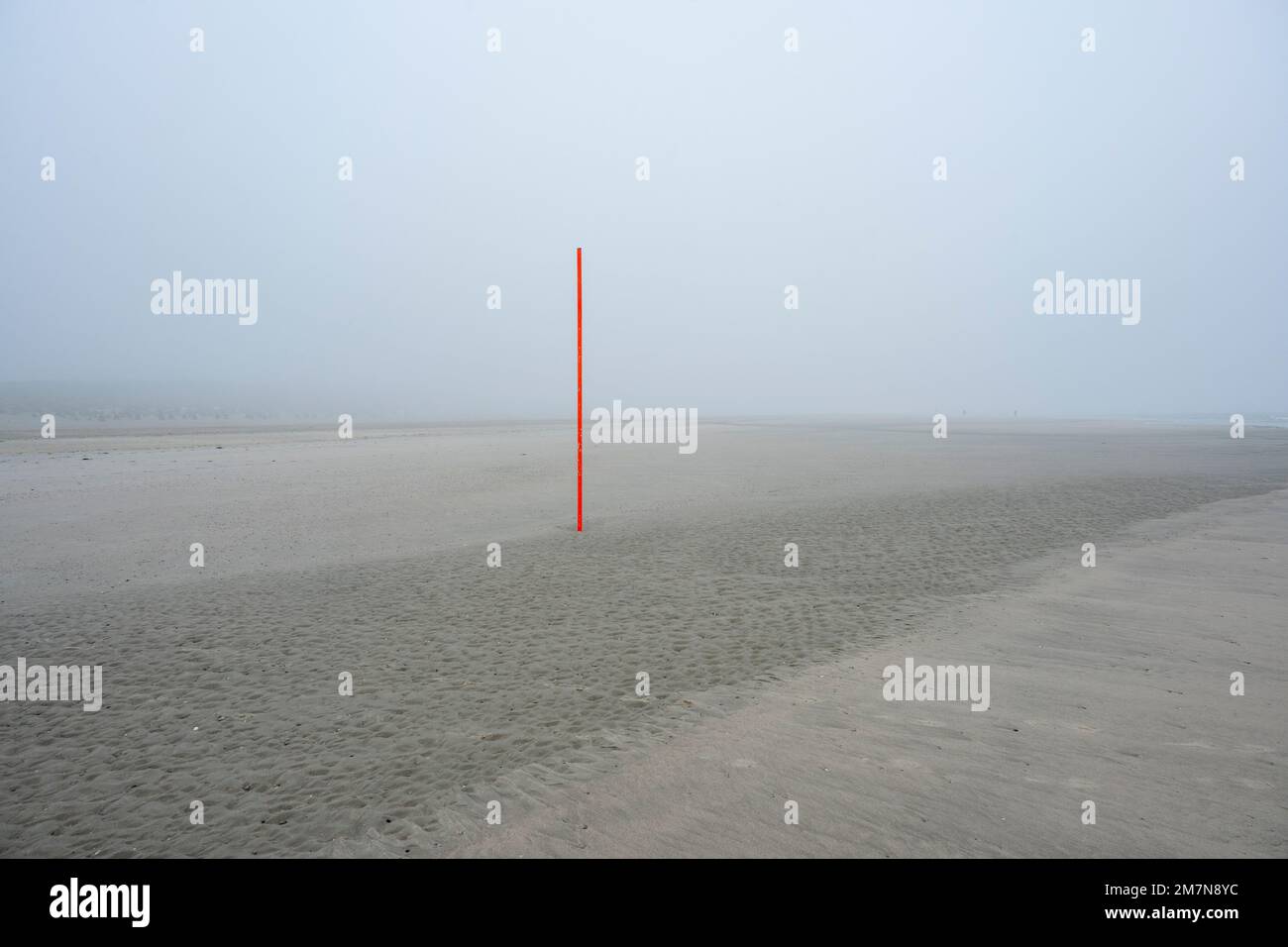 Germania, Frisia orientale, isola Juist, bar per delimitare la spiaggia sorvegliata. Foto Stock