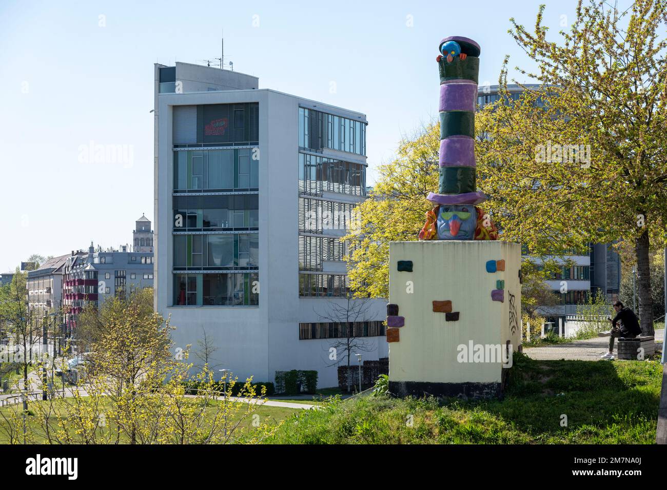 Germania, Baden-Württemberg, Karlsruhe, uffici moderni su Ludwig-Erhard-Allee. Foto Stock