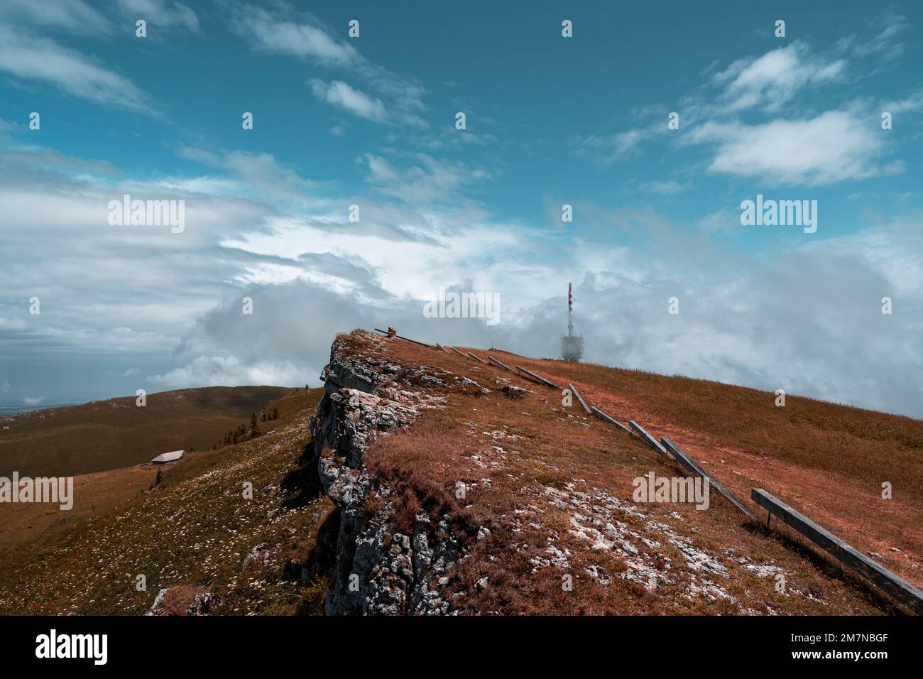 Torre di trasmissione, Chasseral, Giura bernese, Canton Berna, Svizzera Foto Stock