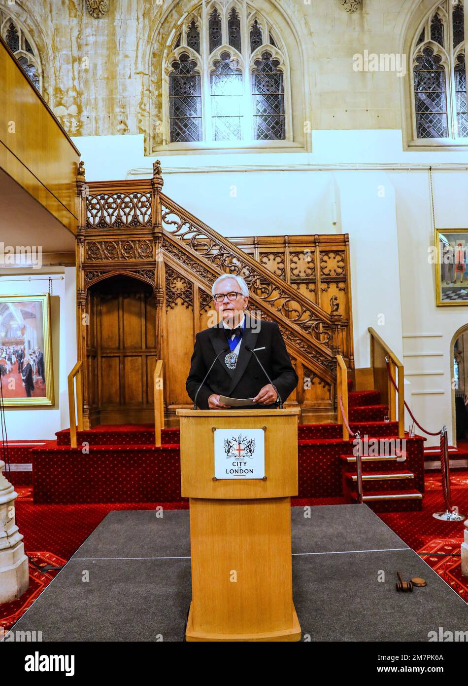 Londra UK 10 gennaio 2023 quest’anno ricorre il 300th° anniversario della morte di uno dei più grandi architetti britannici, Sir Christopher Wren. Questa sera è stata celebrata l’influenza di Wren sulla Città di Londra, concentrandosi sulla Chiesa delle Città e su San Paolo, alla quale hanno partecipato il sindaco di Lord Nicholas Lyons, Vescovo di Londra Hon Dame Sarah Mullally DBE, e Presidente della storica Inghilterra . Sir Laurie Magnus Music è stato fornito da "Square Mile Choral Scholars".Paul Quezada-Neiman/Alamy Live News Foto Stock