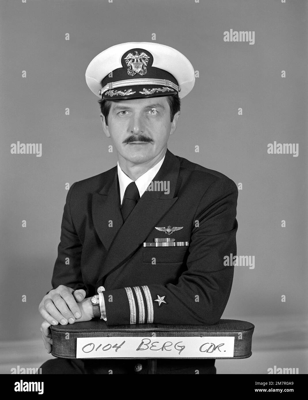 CDR George W. Berg, USNR (Ret.) (coperto). Paese: Sconosciuto Foto Stock