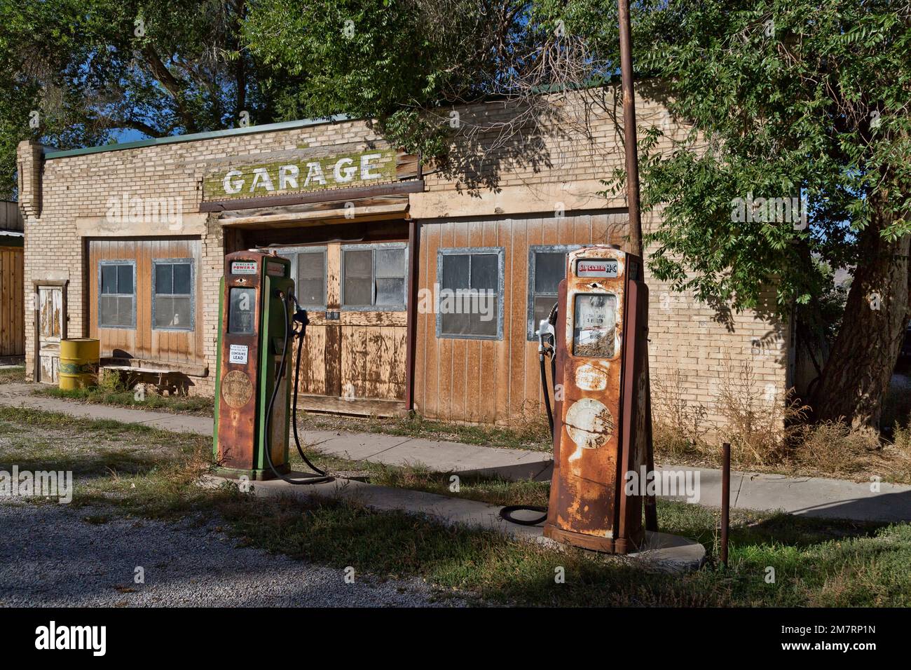 Classic Garage, stazione di servizio Sinclair, pompe HC Power X, Scipio, Utah. Foto Stock