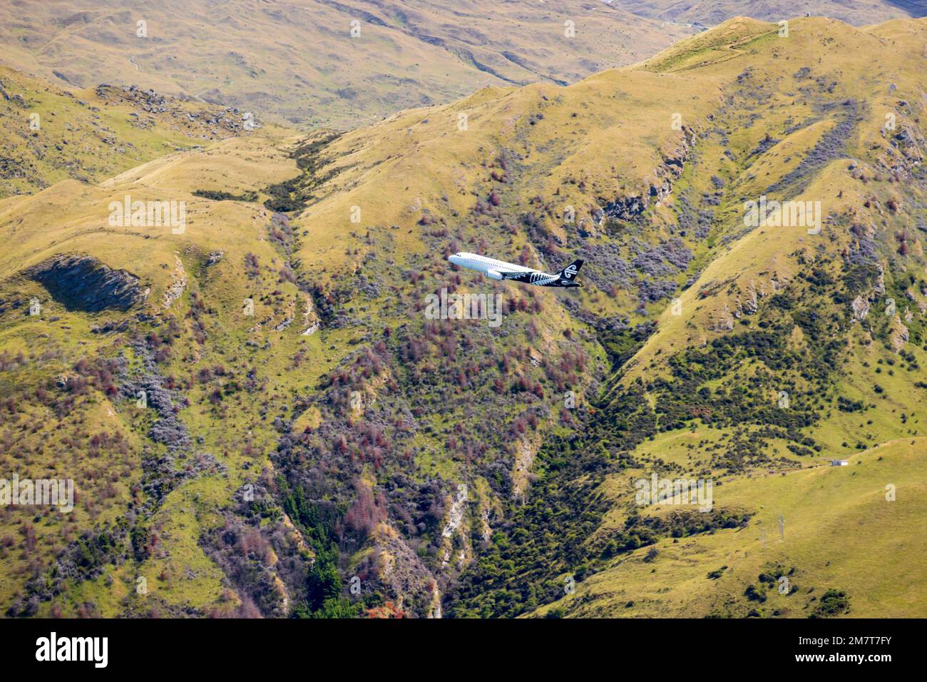 Aereo Air NZ decollo dall'aeroporto di Queenstown, Nuova Zelanda, lunedì 26 dicembre 2022. Foto Stock