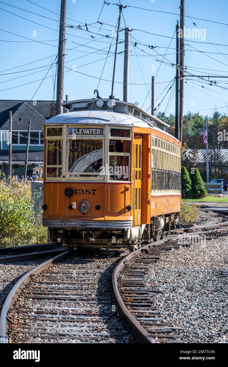 Al Seashore Trolley Museum non c'è un tram numero 4387 che porta i visitatori per un viaggio di 30 minuti sulla storica pista di Kennebunkport Foto Stock