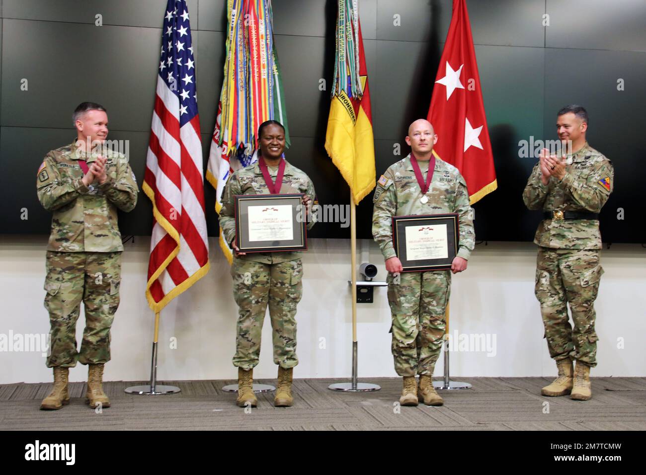 O2m3 Recipients FORT BLISS, TEXAS - il col. Ezella Washington e lo Sgt. Major Jason ...