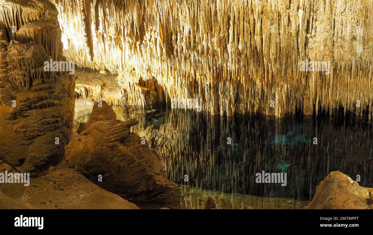 Affascinante mondo di caverna di drippstone Cuevas del Drach, Mallorca, Spagna Foto Stock