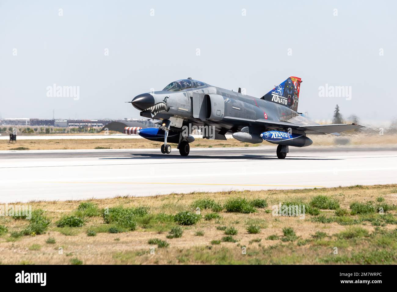 Konya, Turchia - 07 01 2021: Turkish Air Force McDonnel Douglas F-4 e Phantom II caccia jet in posizione decollo durante Anatolian Eagle Air Force Exer Foto Stock