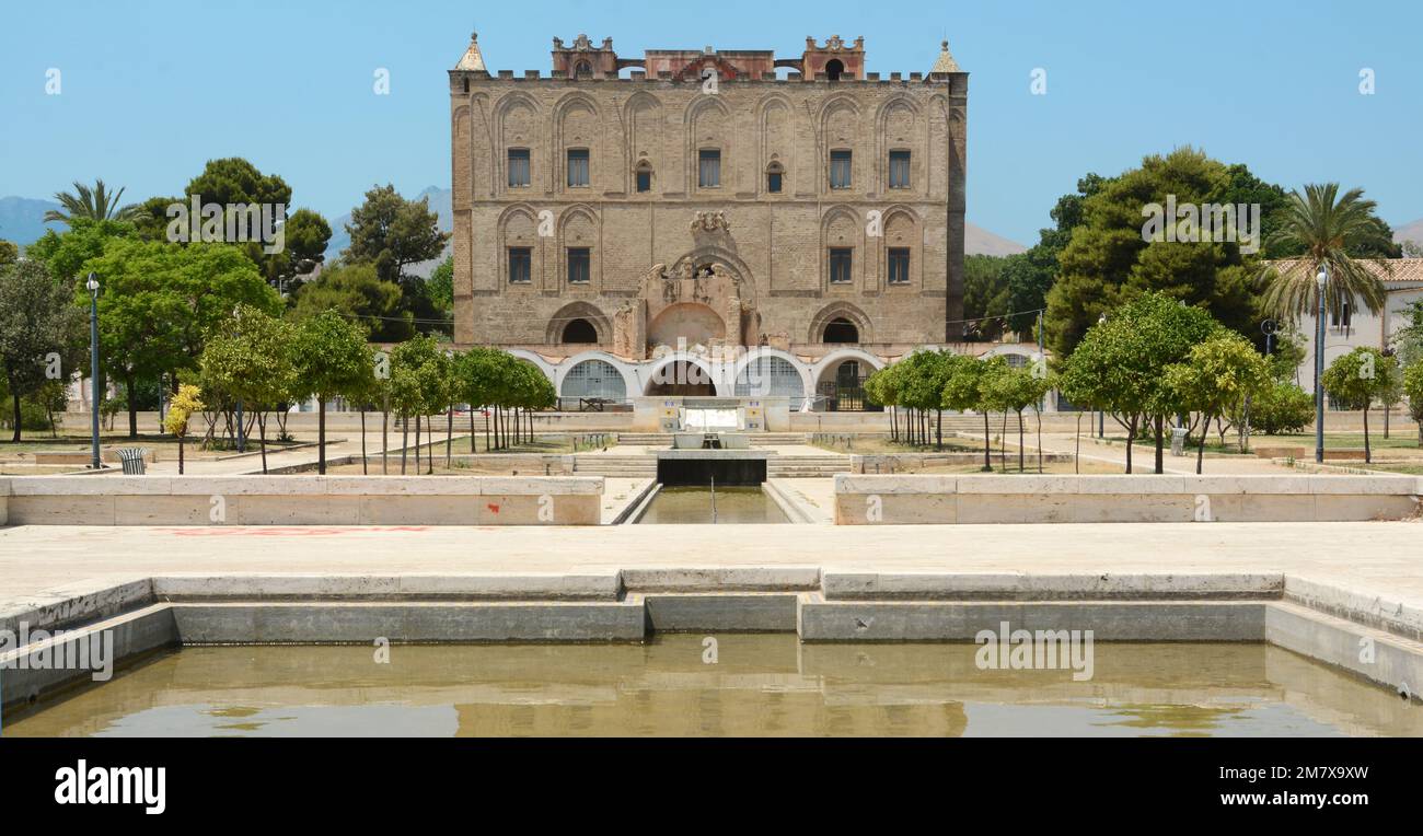 Il Castello di Zisa risale al 12th° secolo, periodo della dominazione normanna in Sicilia. La residenza araba al-Aziz si trovava fuori dalle mura di Paler Foto Stock