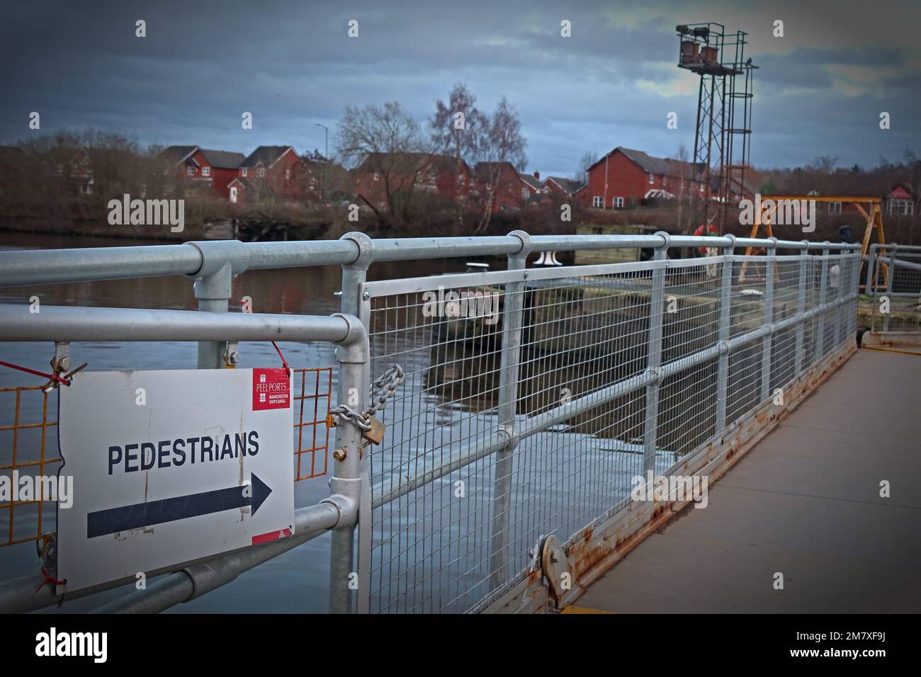 Segnaletica per camminatori presso Manchester Ship Canal Latchford Locks, Latchford, Warrington, Cheshire, Inghilterra, REGNO UNITO, WA4 1PD Foto Stock