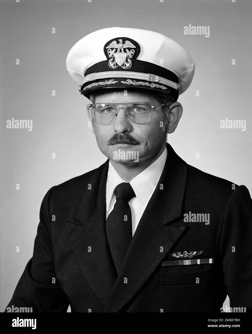 Comandante John C. Roberts, USN (coperto). Paese: Sconosciuto Foto Stock