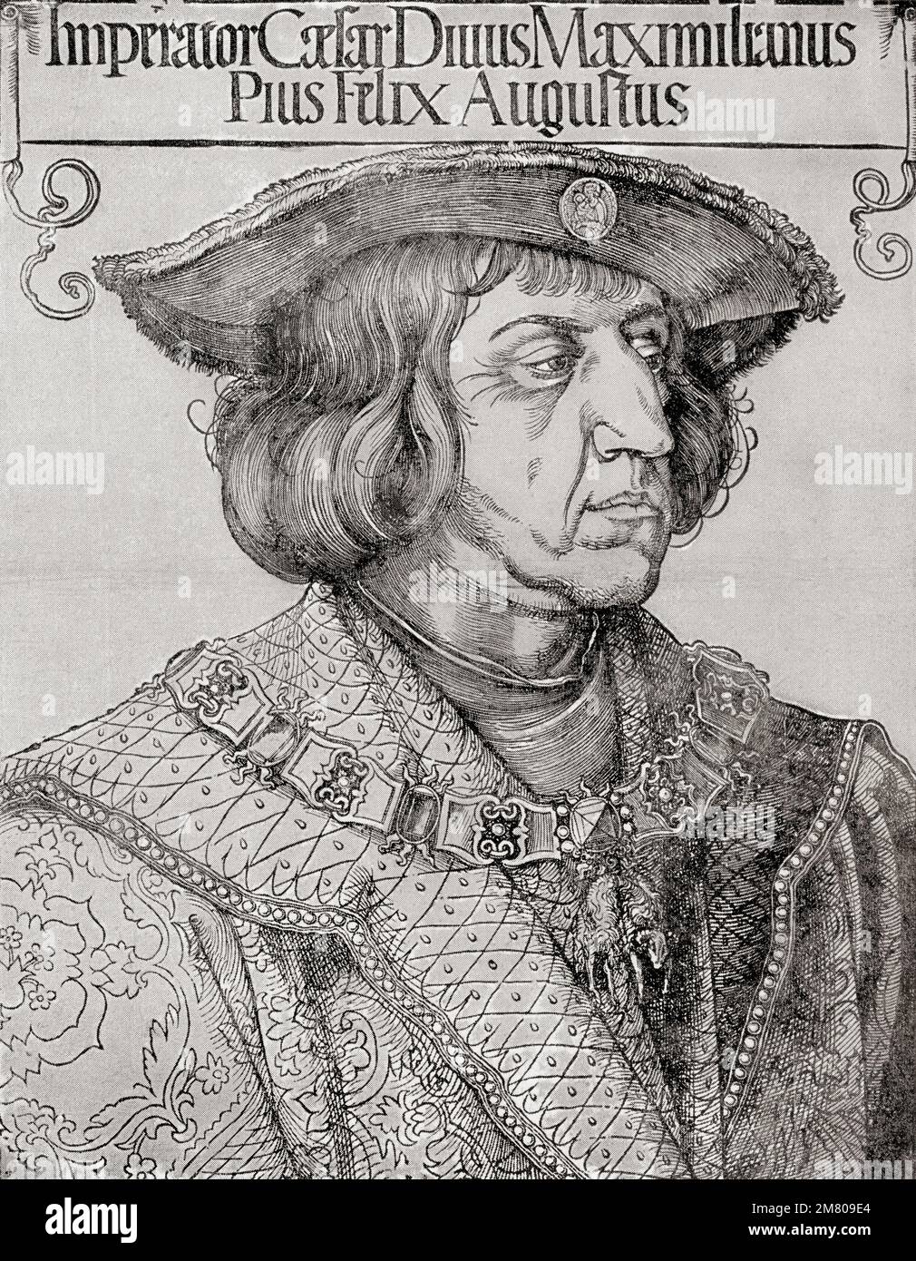Massimiliano i, 1459 – 1519. Re dei Romani dal 1486 e Sacro Romano Imperatore dal 1508 fino alla sua morte, dopo un lavoro di Albrecht Dürer, 1471 – 1528, a volte scritto in inglese come Durer. Pittore tedesco, stampatore e teorico del Rinascimento tedesco. Da Albrecht Dürer, Sein Leben und eine Auswahl seiner Werke o la sua vita e una selezione delle sue opere, pubblicato nel 1928. Foto Stock
