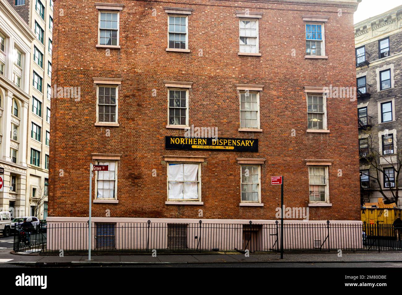 Northern Dispensary, una clinica medica gratuita fondata nel 1827 su Christopher Street e Waverly Place a Greenwich Village, New York City, NY, USA Foto Stock