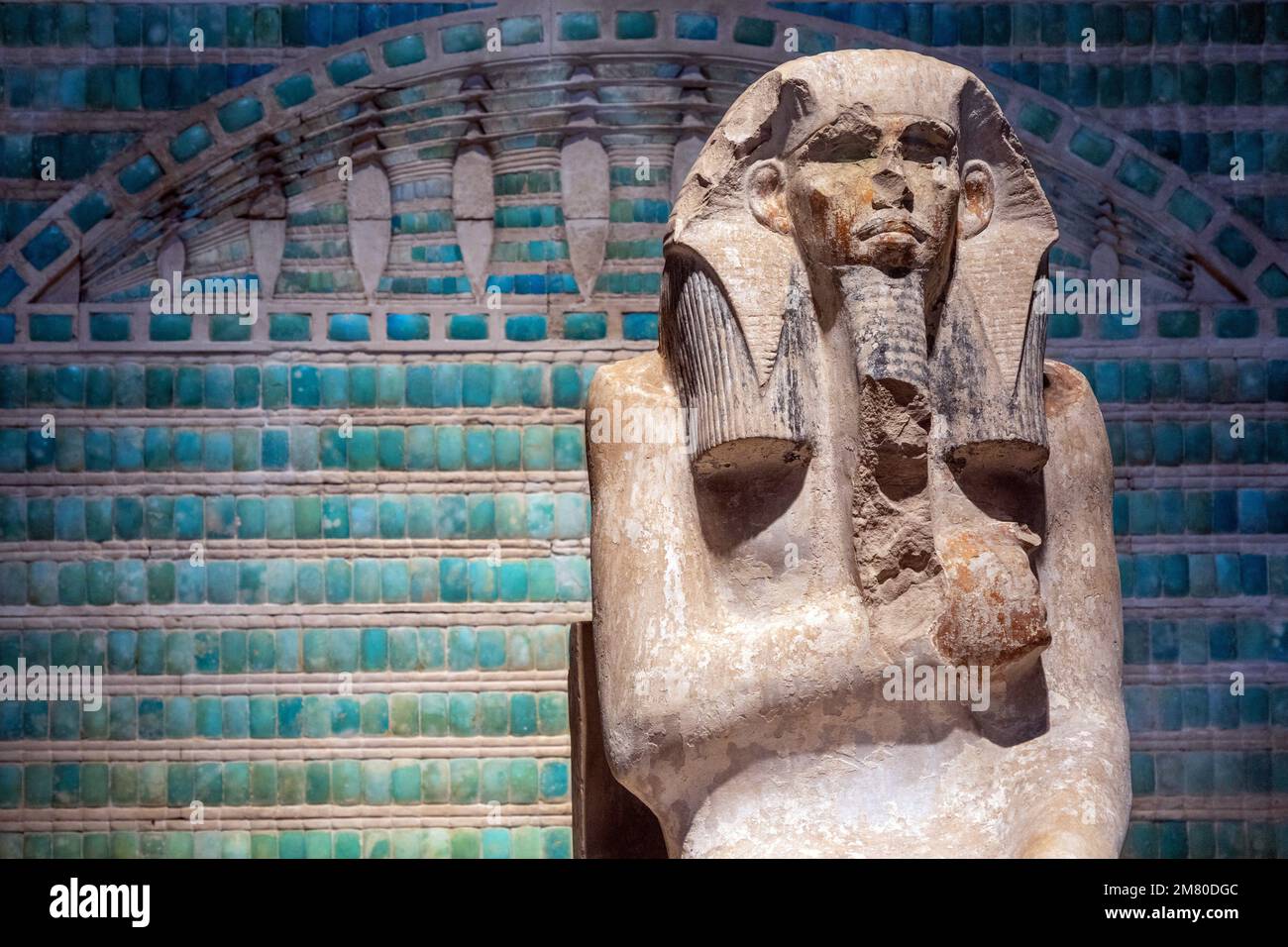 STATUA DI DJOSER, PRIMO RE DELLA DINASTIA DEL 3RD E FONDATORE DEL VECCHIO IMPERO, MUSEO EGIZIO DEL CAIRO DEDICATO ALL'ANTICHITÀ EGIZIANA, IL CAIRO, EGITTO, AFRICA Foto Stock