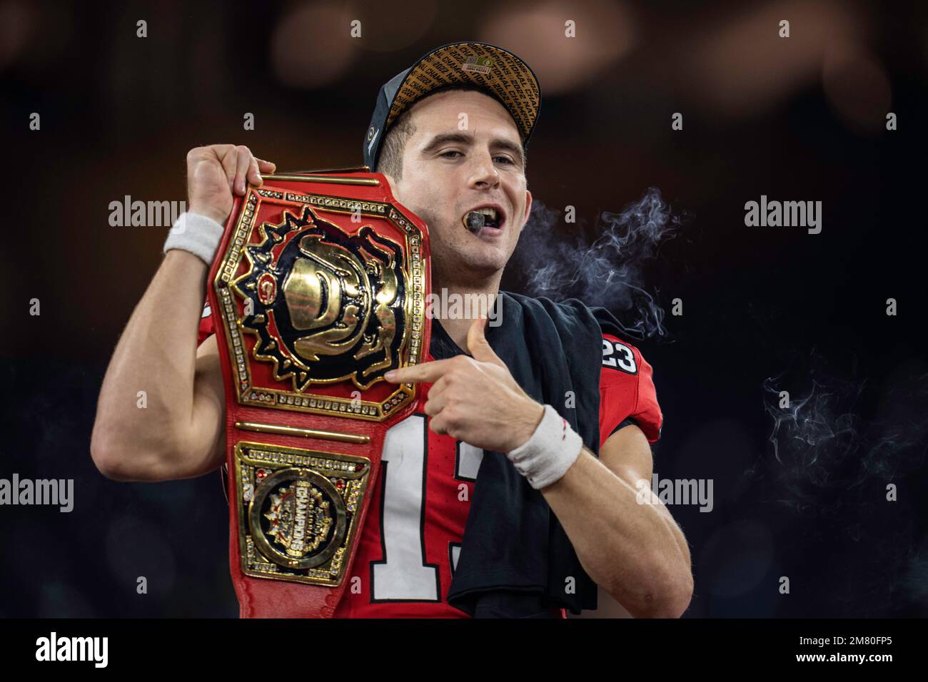 Georgia Bulldogs quarterback Stetson Bennett (13) celebra una vittoria dopo il campionato nazionale universitario di calcio Playoff contro il TCU Horned Foto Stock