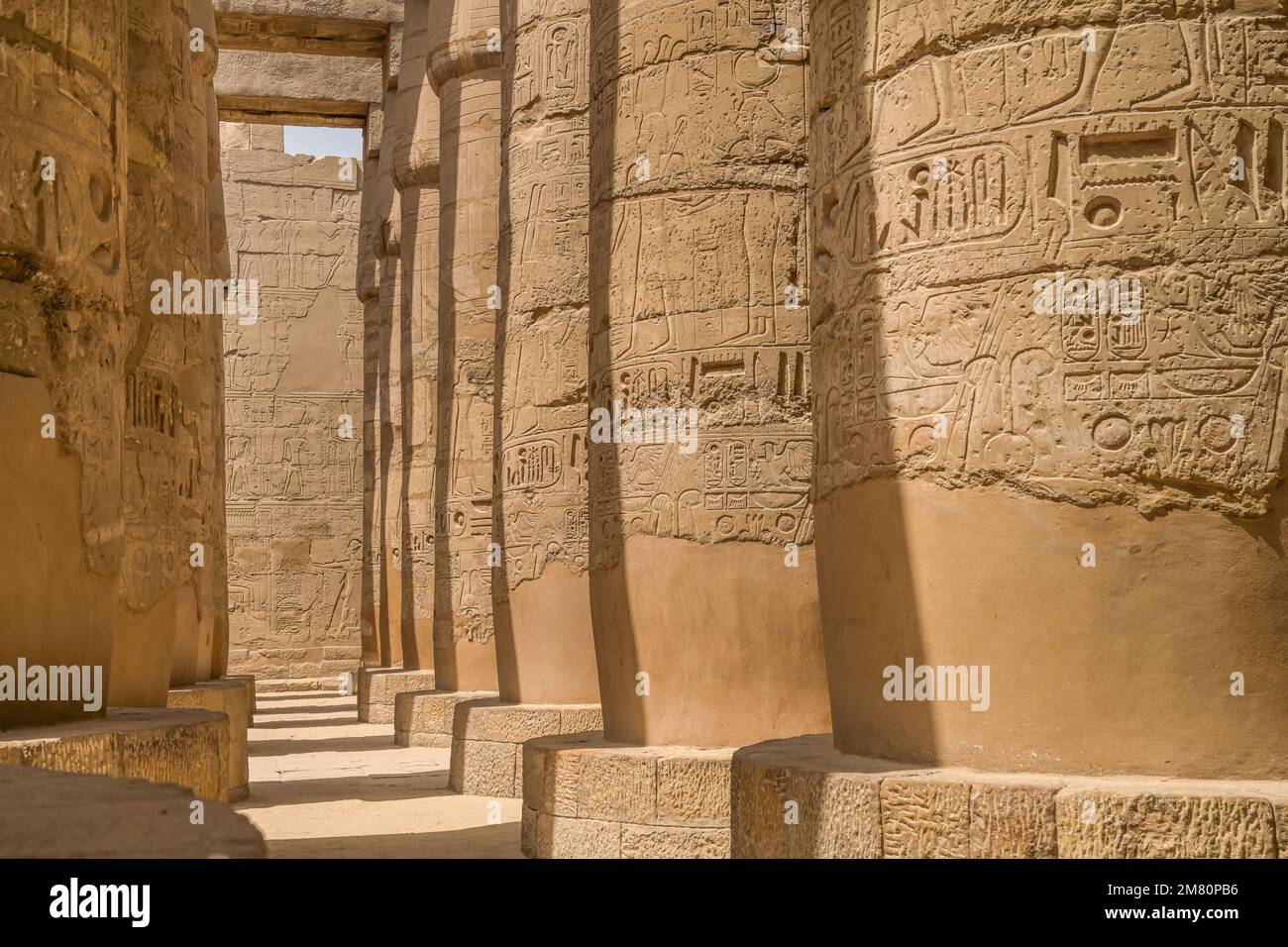 Säulen, grosse Hypostylhalle, Tempel des Amun-Re, Karnak-Tempel, Karnak, Ägypten Foto Stock