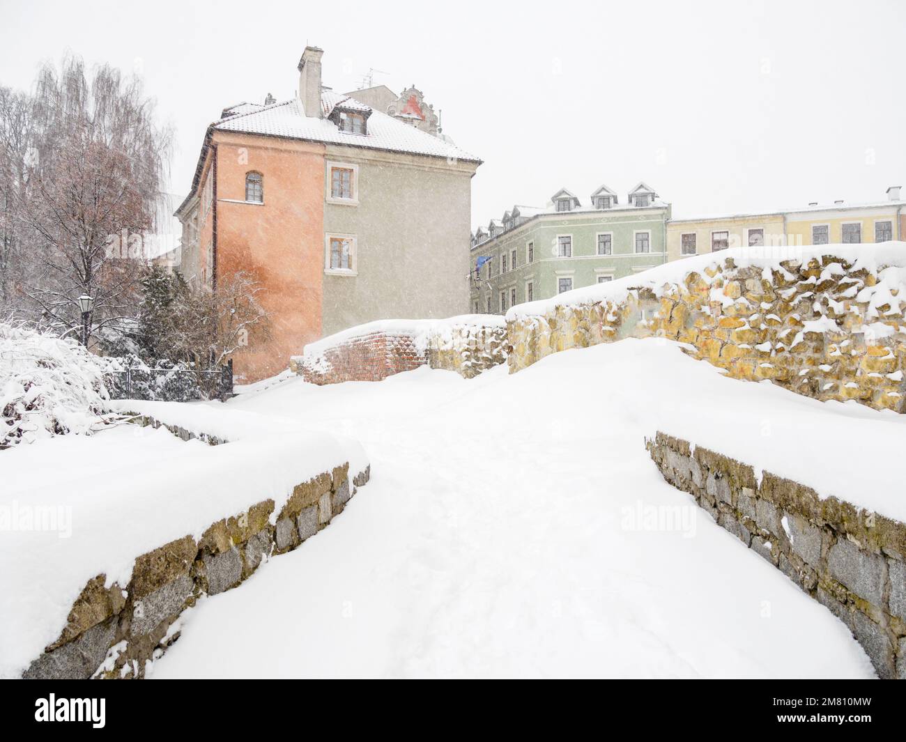 Attacco di inverno a Lublino. Città vecchia in neve fresca. Foto Stock