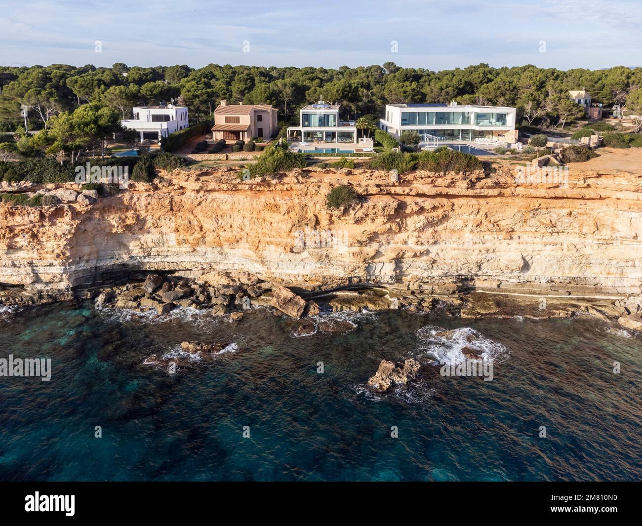 Scogliere di S Estalella e Vallgornera, Cala Pí, Costa de Migjorn, Llucmajor, Maiorca, Spagna Foto Stock