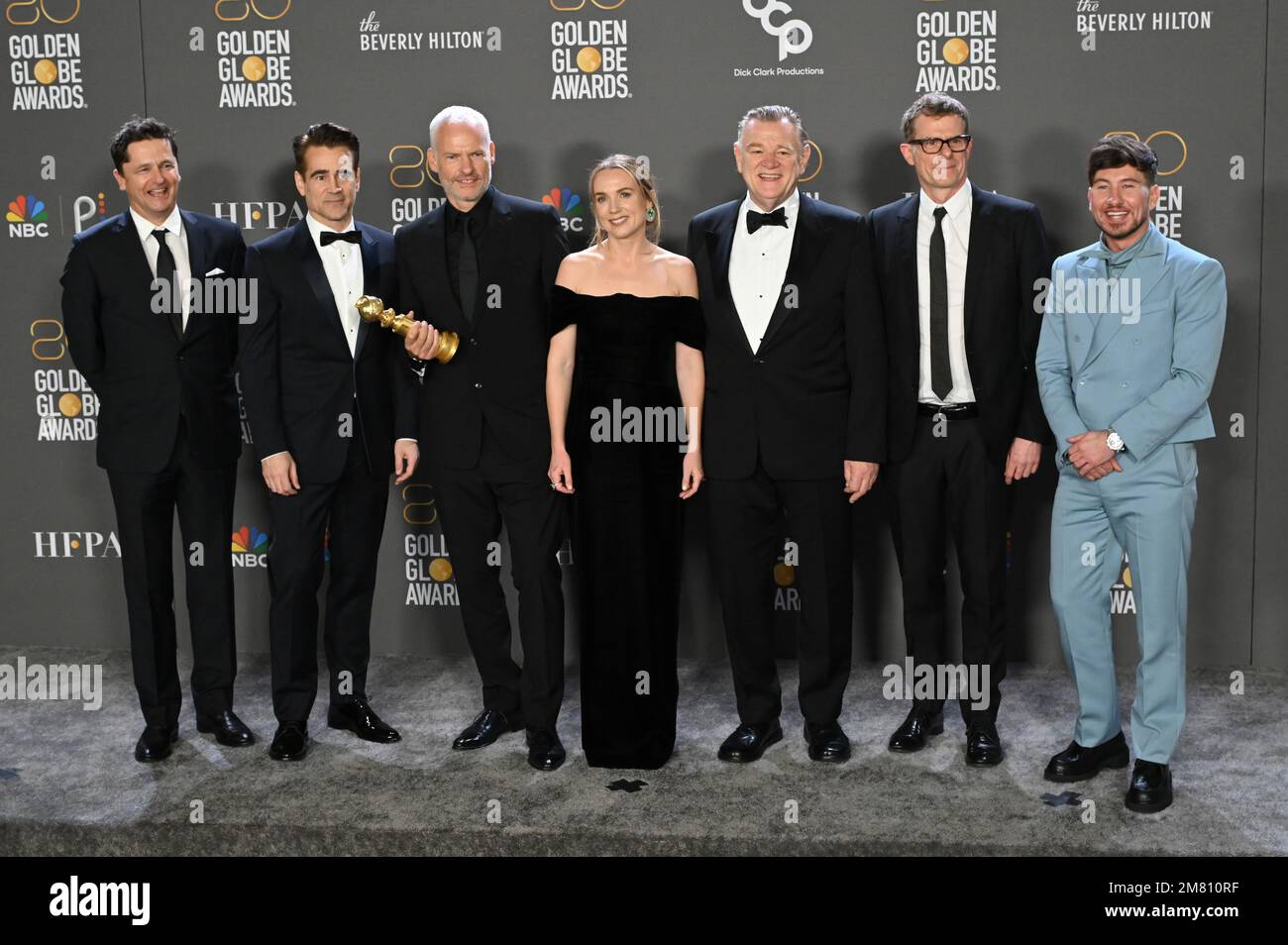 Los Angeles, Stati Uniti. 10th Jan, 2023. Peter Czernin, Colin Farrell, Martin McDonagh, Kerry Condon, Brendan Gleeson, Graham Broadbent & Barry Keoghan, i Banshees di Inisherin nella sala stampa al Golden Globe Awards 80th al Beverly Hilton Hotel. Credit: Paul Smith/Alamy Live News Foto Stock