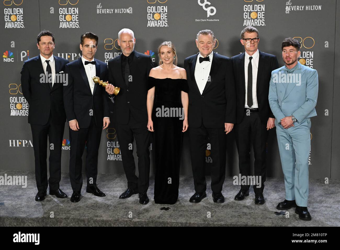 Los Angeles, Stati Uniti. 10th Jan, 2023. Peter Czernin, Colin Farrell, Martin McDonagh, Kerry Condon, Brendan Gleeson, Graham Broadbent & Barry Keoghan, i Banshees di Inisherin nella sala stampa al Golden Globe Awards 80th al Beverly Hilton Hotel. Credit: Paul Smith/Alamy Live News Foto Stock