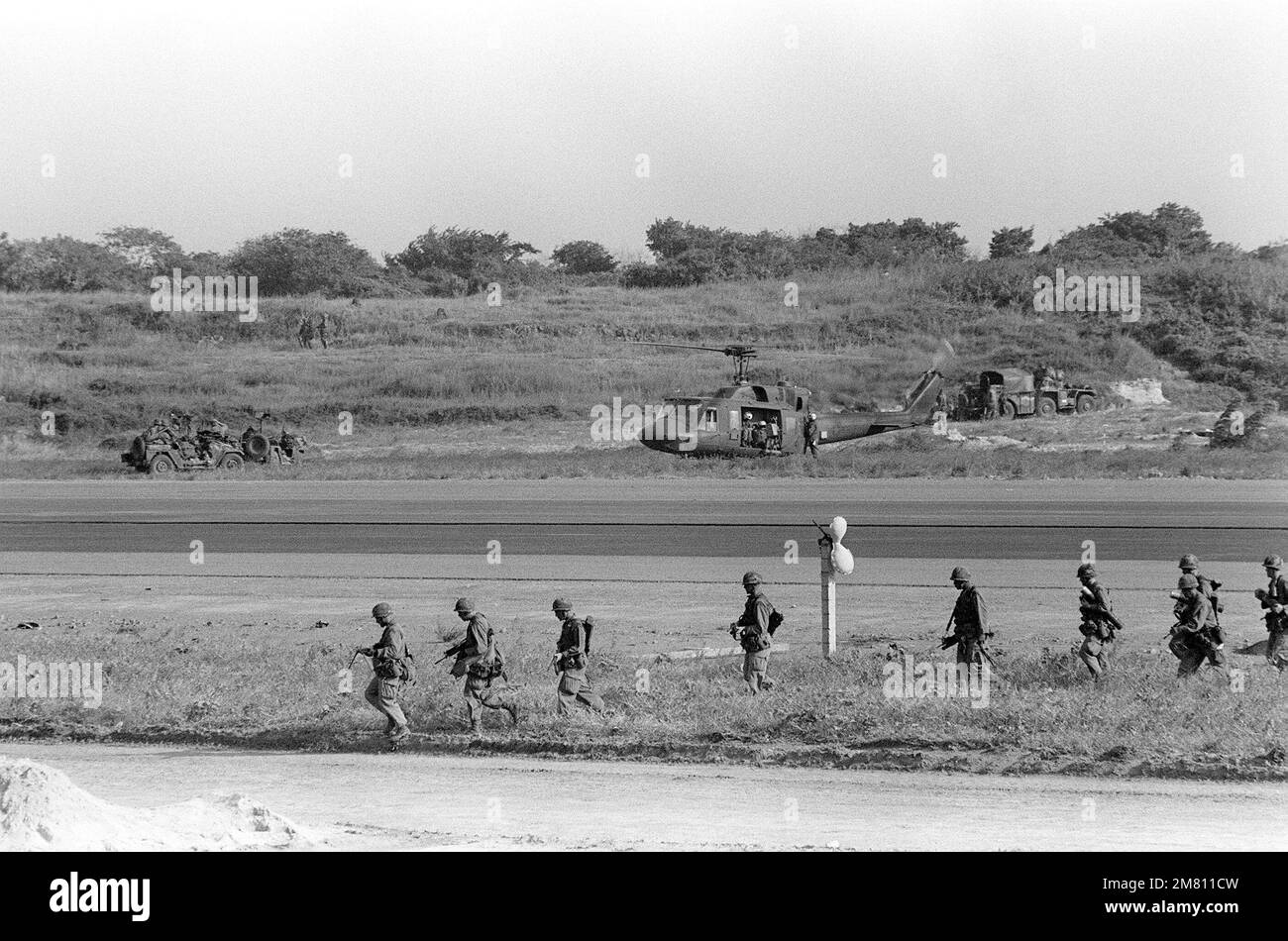 DN-SN-86-00505. Subject Operation/Series: URGENT FURY Nazione: Grenada (GRD) Foto Stock
