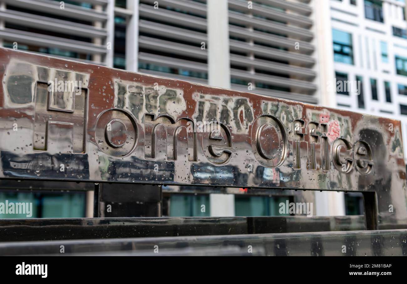 Londra. UK- 01.08.2023. Il cartello con il nome fuori dall'edificio governativo Home Office situato in Marsham Street, Westminster. Foto Stock