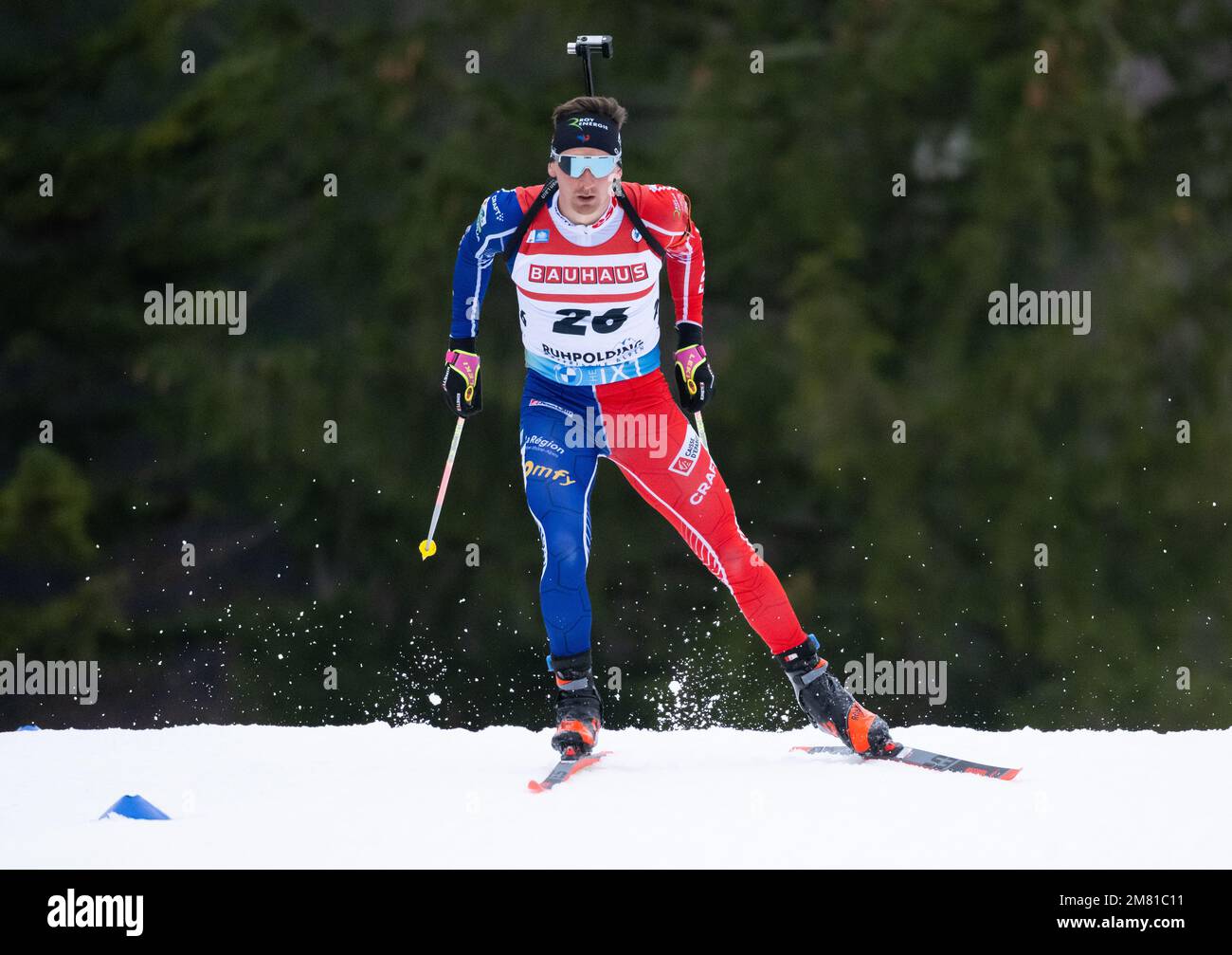 Ruhpolding, Germania. 11th Jan, 2023. Biathlon: Coppa del mondo, individuale 20 km, uomini. Fabien Claude dalla Francia in azione. Credit: Sven Hoppe/dpa/Alamy Live News Foto Stock