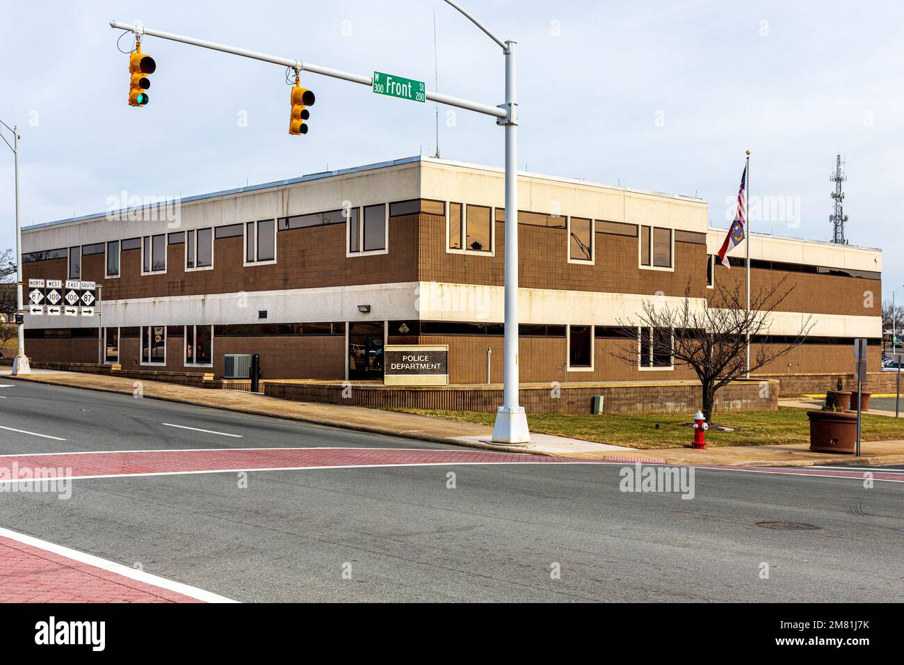 BURLINGTON, NC, USA-2 GEN 2023: Edificio del Dipartimento di polizia della città. Foto Stock