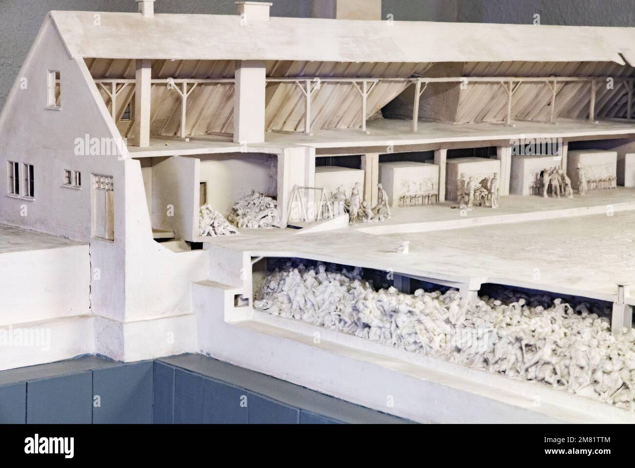 Campo di concentramento di Auschwitz Birkenau; modello della camera a gas e dei corpi morti per la cremazione, Memoriale dell'Olocausto di Auschwitz, Cracovia Polonia Europa Foto Stock