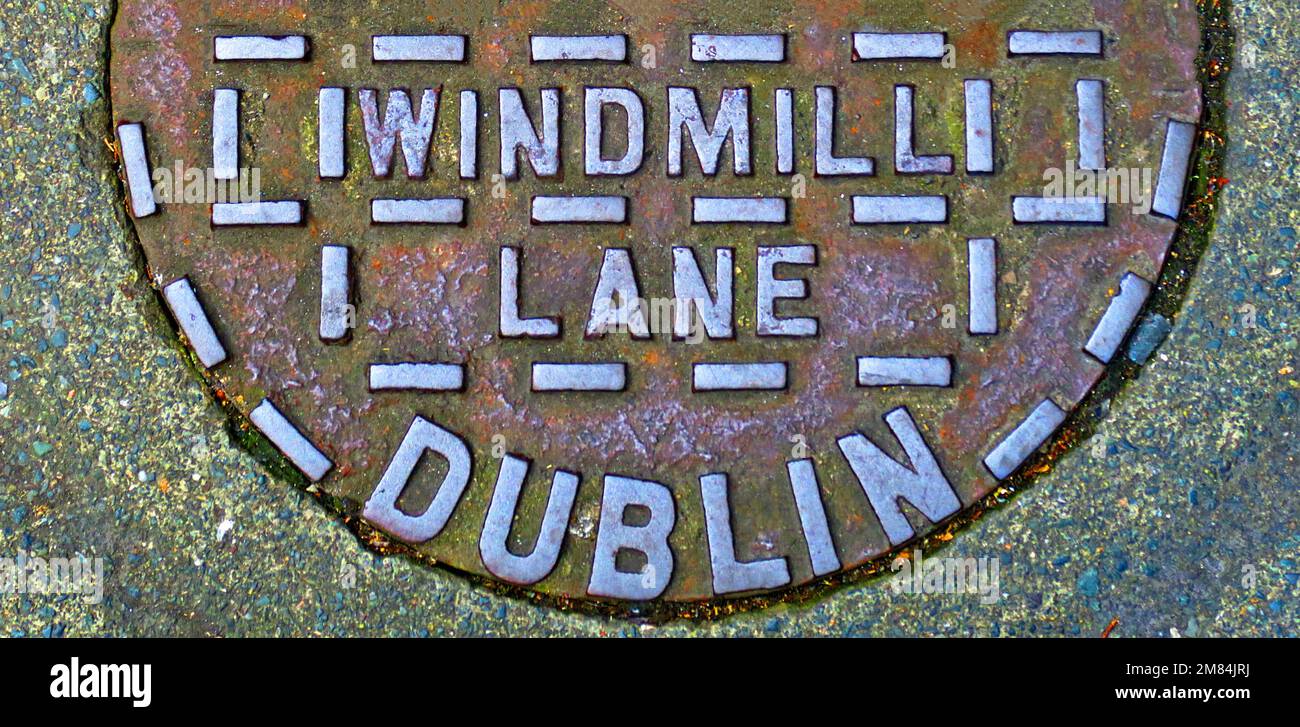 Griglia in ghisa goffrata con Windmill Lane, Dublino, Tonge & Taggart, South City Foundry, Eire, Irlanda Foto Stock