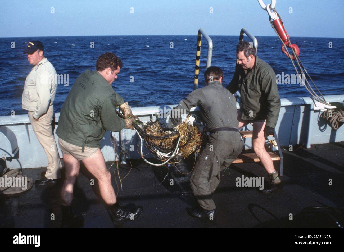 DN-ST-86-06832. Base: USS Preserver (ARS 8) Nazione: Oceano Atlantico (AOC) Foto Stock