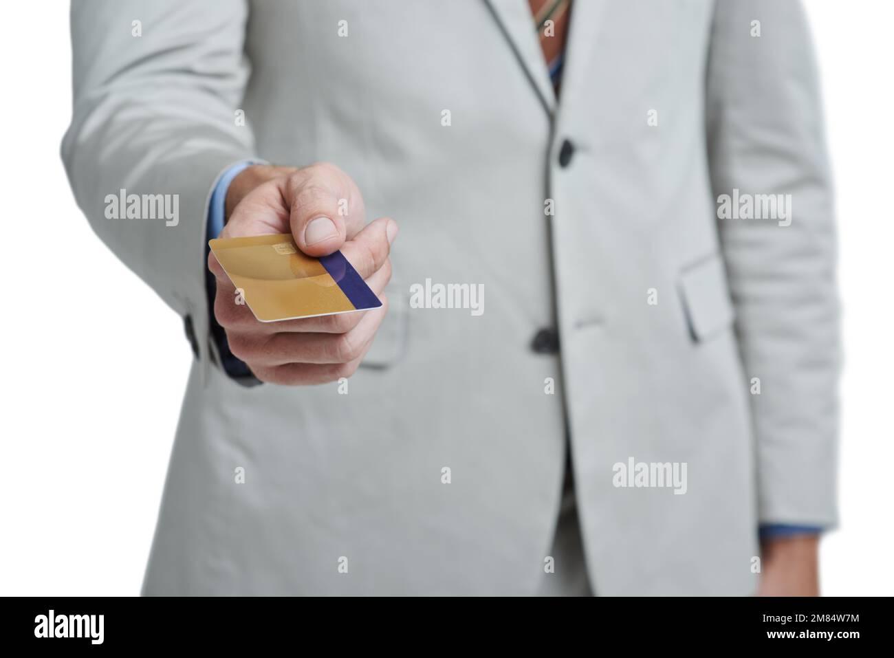 Metterlo nella scheda aziendale. un uomo d'affari ti consegna la sua carta di credito. Foto Stock