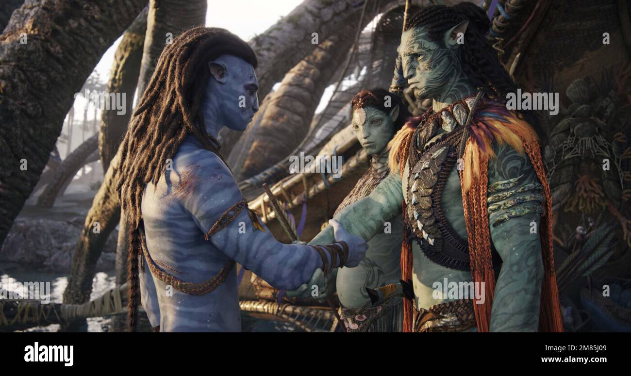 AVATAR: THE WAY OF WATER (2022) SAM WORTHINGTON KATE WINSLET CLIFF CURTIS JAMES CAMERON (DIR) WALT DISNEY STUDIOS MOTION PICTURES/COLLEZIONE MOVIESTORE Foto Stock