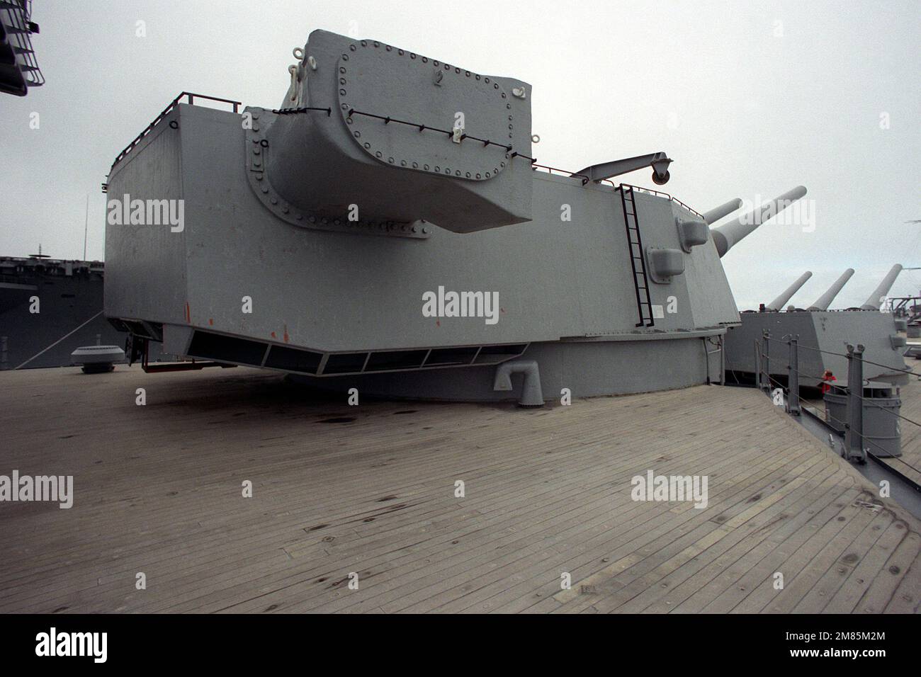 2 Mark 7 16-inch/50-caliber gun mount sulla corazzata USS IOWA (BB-61). Base: Naval Air Station, Norfolk Stato: Virginia (VA) Paese: Stati Uniti d'America (USA) Foto Stock