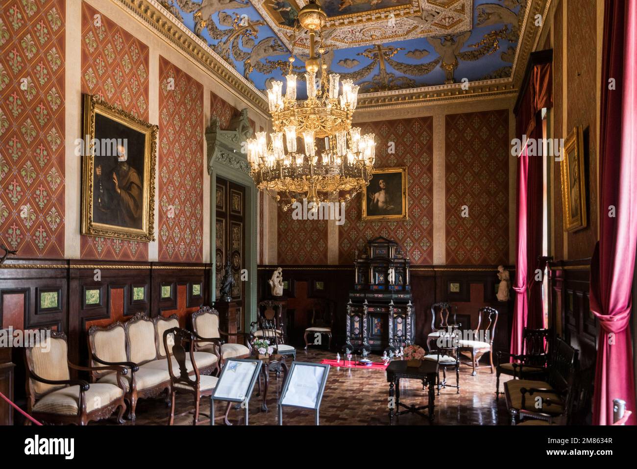 Rio de Janeiro, Brasile - 3 gennaio 2023: Interno del Palazzo Catete, che è ora dedicato al Museo di storia della Repubblica brasiliana. Foto Stock